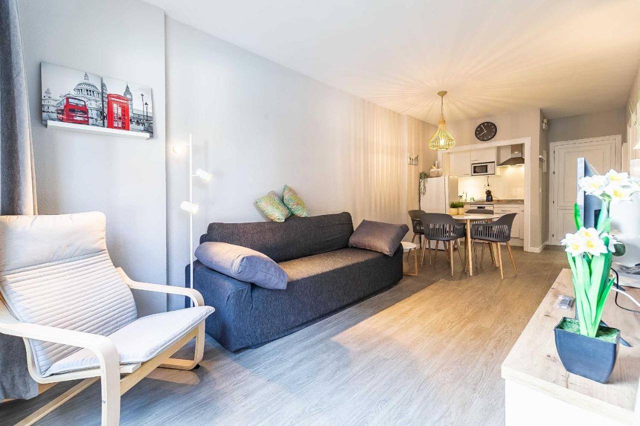 76-Lovely Beach Front Apartment In Fuengirola Buitenkant foto