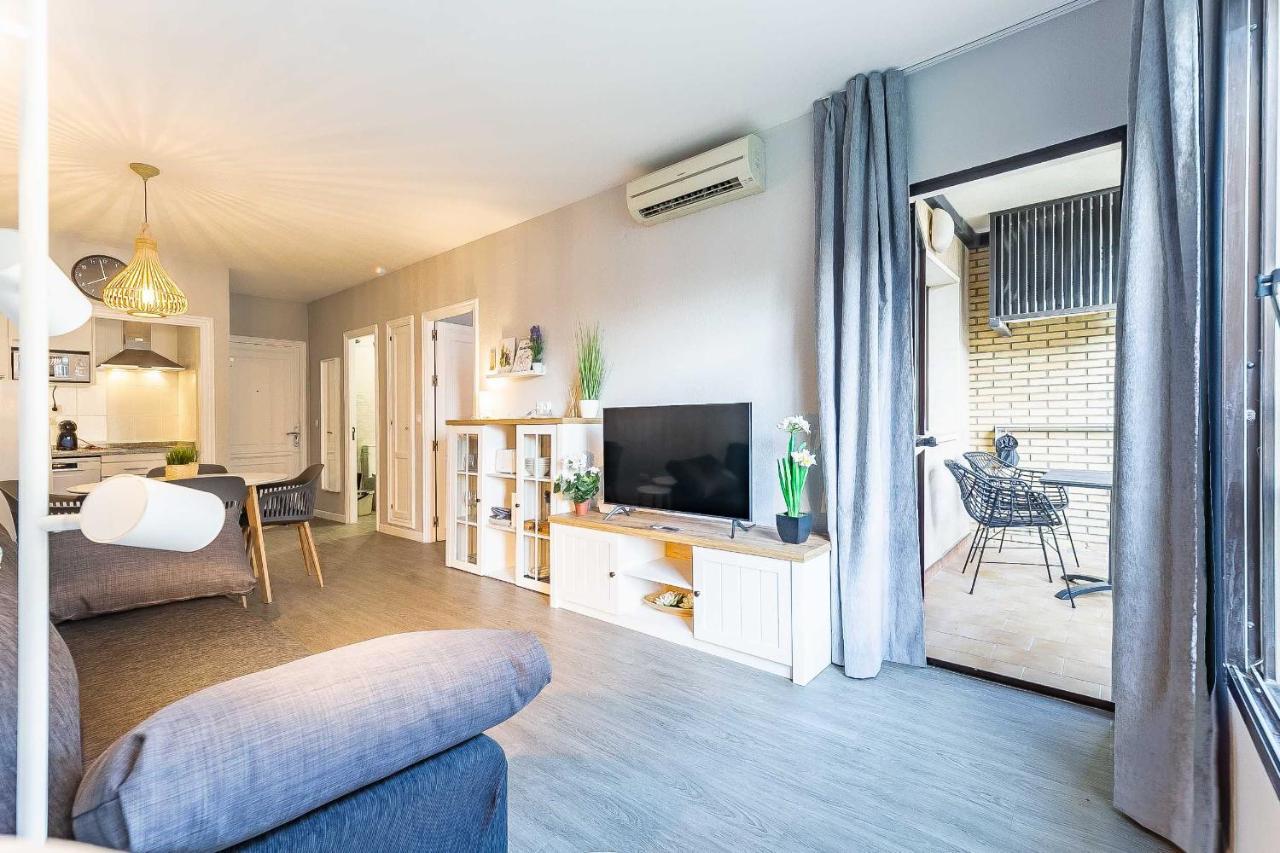 76-Lovely Beach Front Apartment In Fuengirola Buitenkant foto